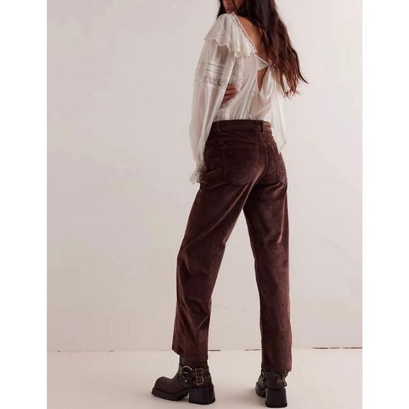 NWT Free People Risk Taker Corduroy Straight Jeans in Chocolate Truffle - Picture 2 of 15